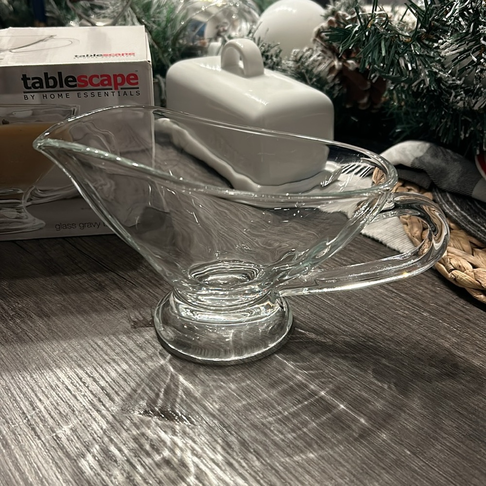 Glass gravy boat